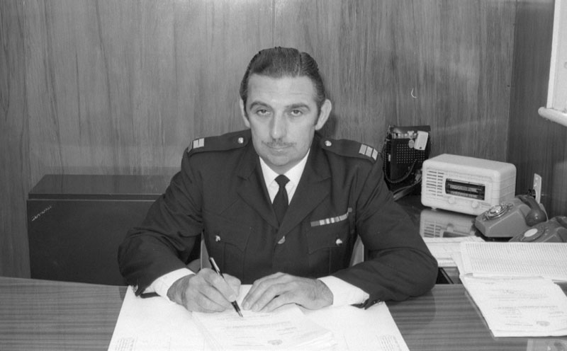 k. Traffic superintendent and secretary (Miss Dickinson)