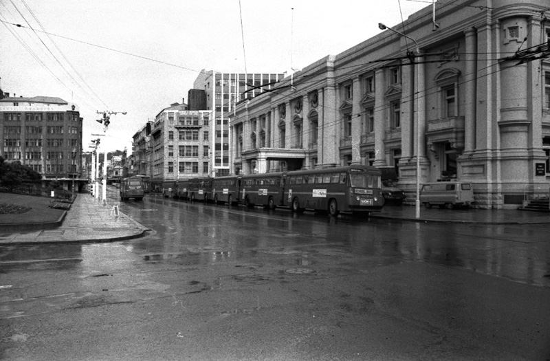 o. Buses in front of Town Hall