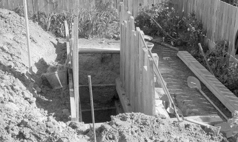 s. 58 Stanley St, collapsed 6 inch sewer