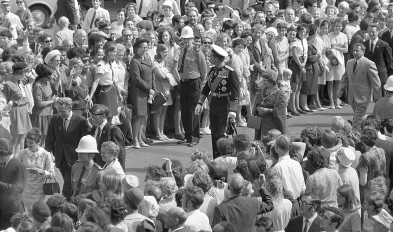 u. Civic Square, Princess Anne and royal party walking around, accompanied by Mayor, Town Clerk and their wives
