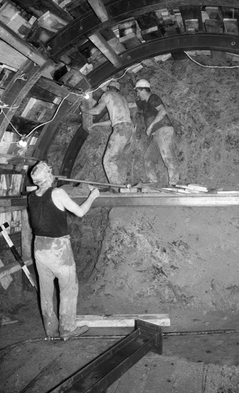 x. Windsor Place - Pilot tunnel for motorway