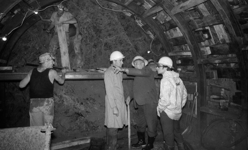 y. Windsor Place - Pilot tunnel for motorway