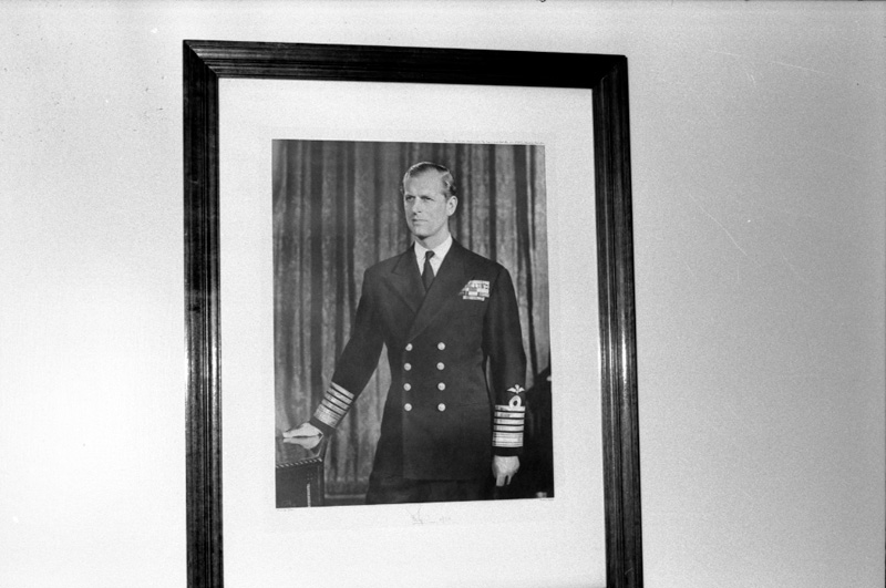 af. Copies of oil paintings and old photos