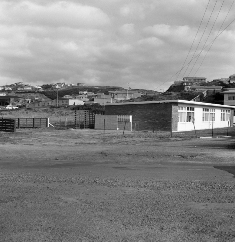 b. Flats, Bracken Road