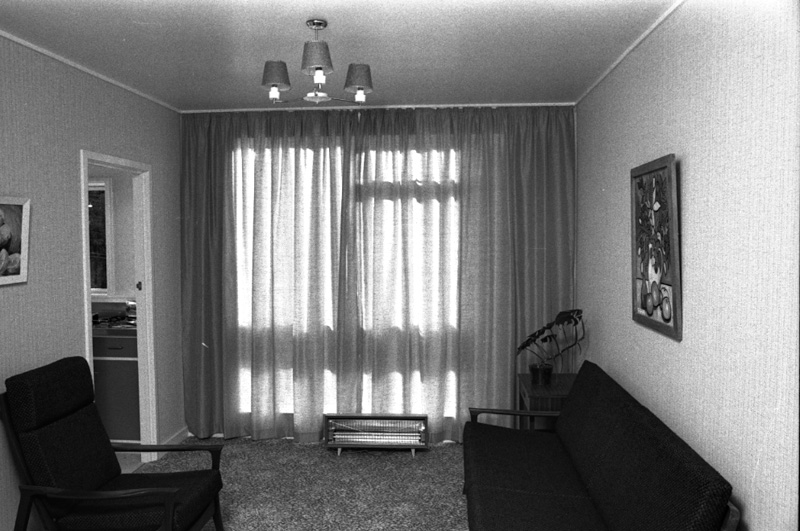 b. Nairn Street Flats, interiors