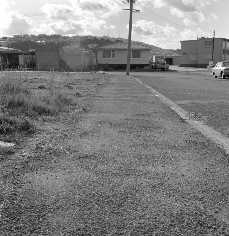 d. Footpath, Kemp St, Kotuku Flats (builders OVL)