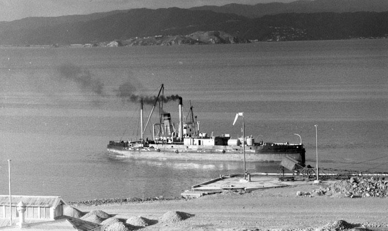 a. Harbour - from MOB roof, old steamboat