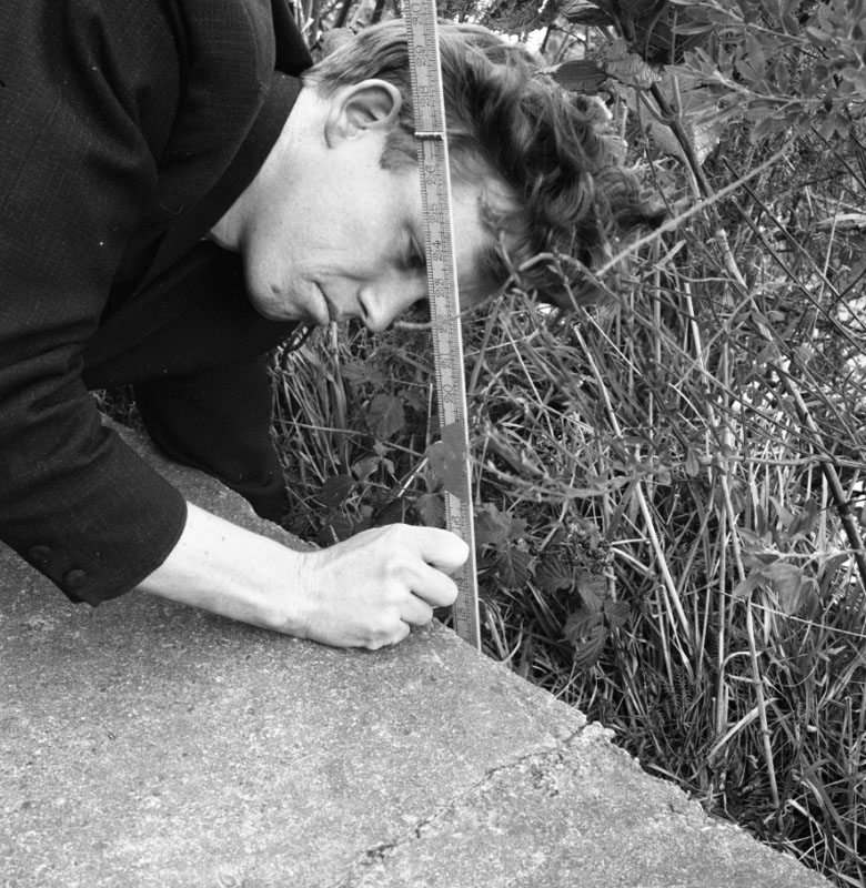d. Faulty footpath, nos 113-115 Donald St