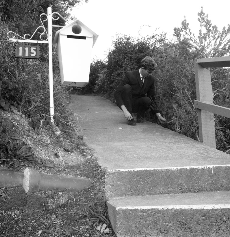 a. Faulty footpath, nos 113-115 Donald St