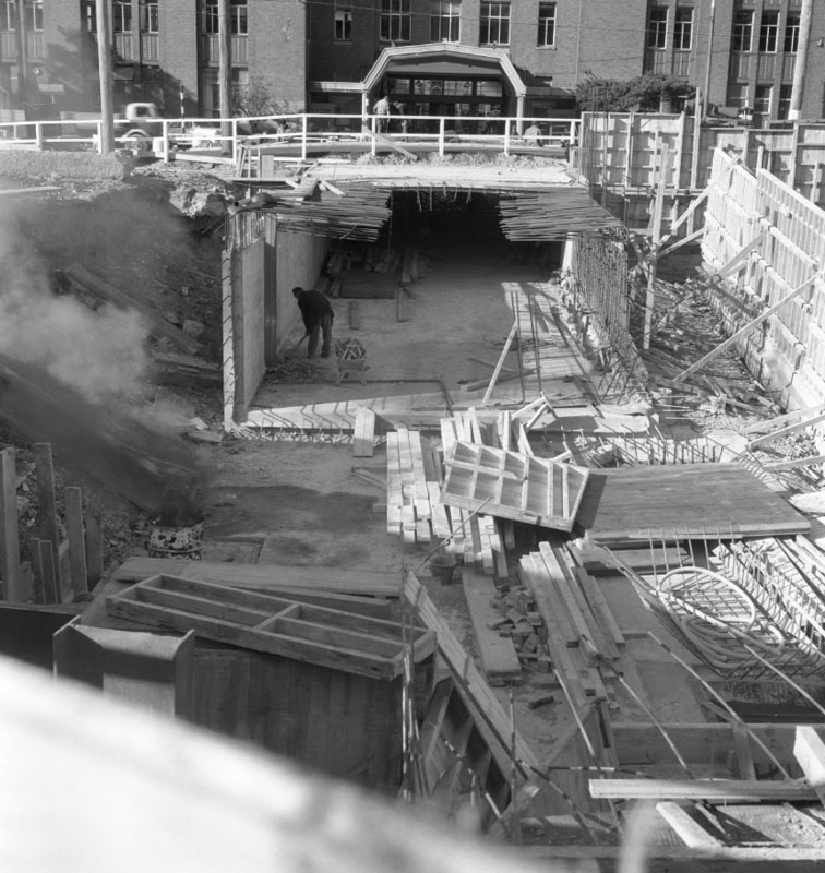 b. Pedestrian subway, Lambton Quay to Railway Station