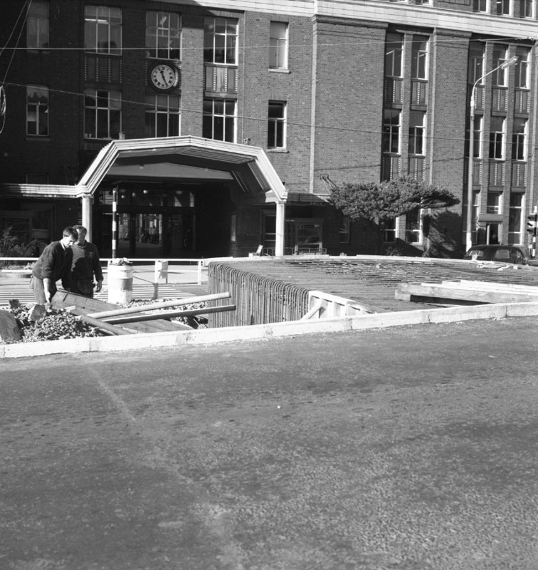 c. Pedestrian subway, Lambton Quay to Railway Station