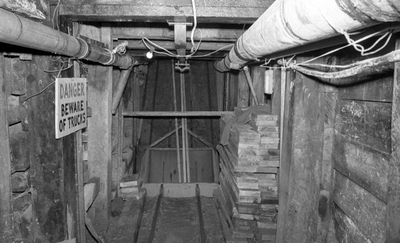 h. Pilot tunnel for motorway, Windsor Place