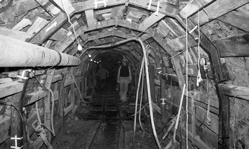 m. Pilot tunnel for motorway, Windsor Place
