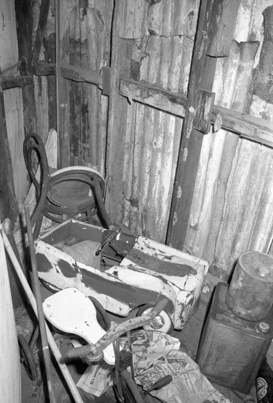 n. Substandard dwellings, Queens Drive, nos 344, 346, 348, 356, 11, 9