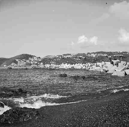 b. Breakwater, Lyall Bay
