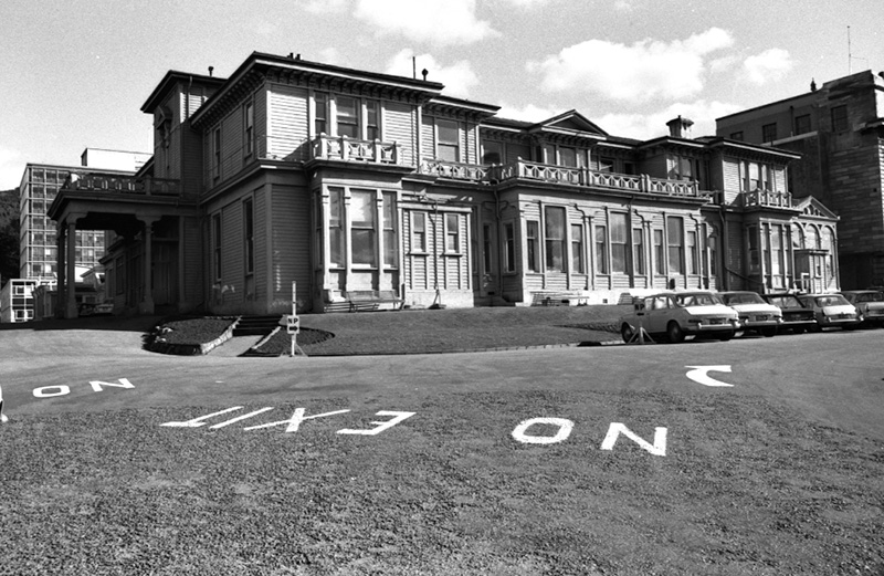 e. Parliament building