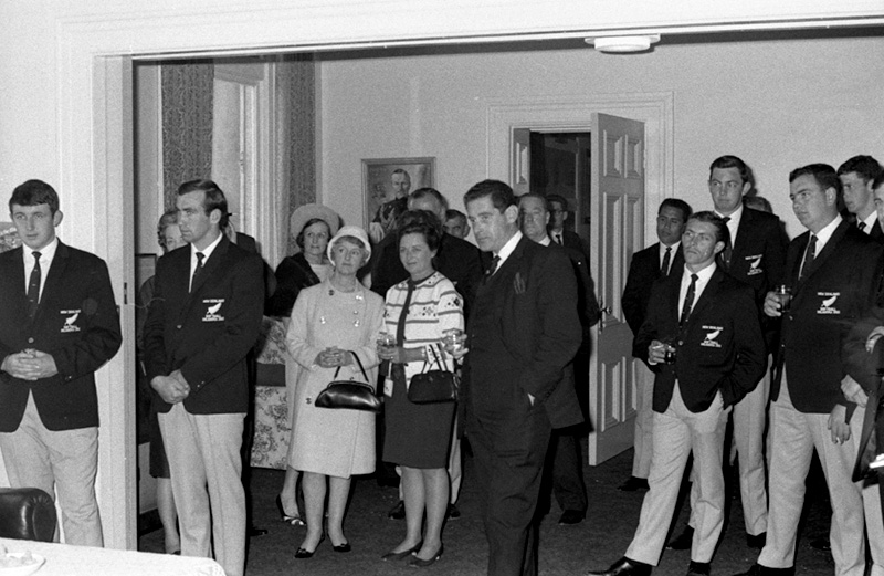 e. Mayor Frank Kitts, reception NZ Softball Team