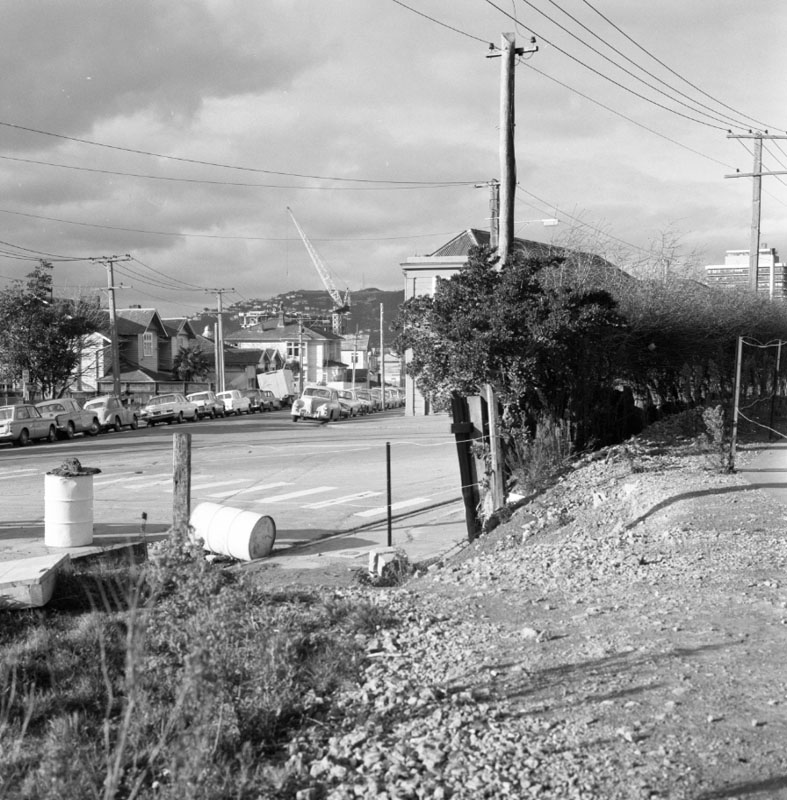 b. Intersection of Murphy Street and Fitzherbert Tce