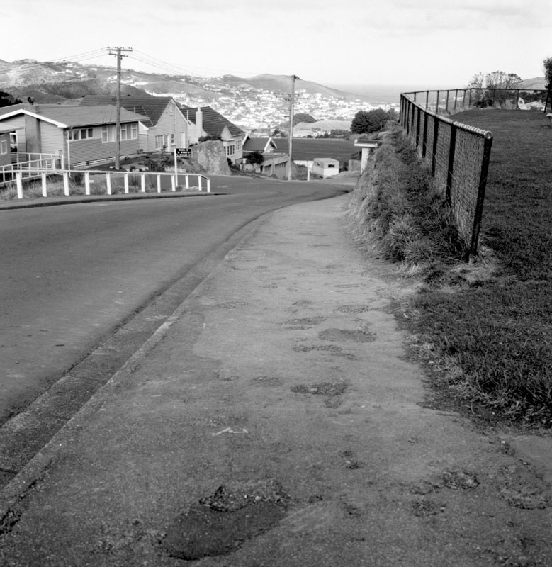 f. Krull St, footpath