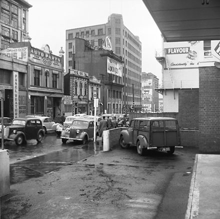 a. Streetscape, Taranaki Street, Mount Cook