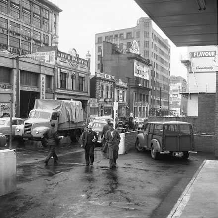 b. Streetscape, Taranaki Street, Mount Cook
