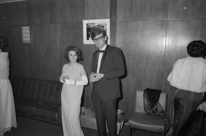 o. Reception, traffic house