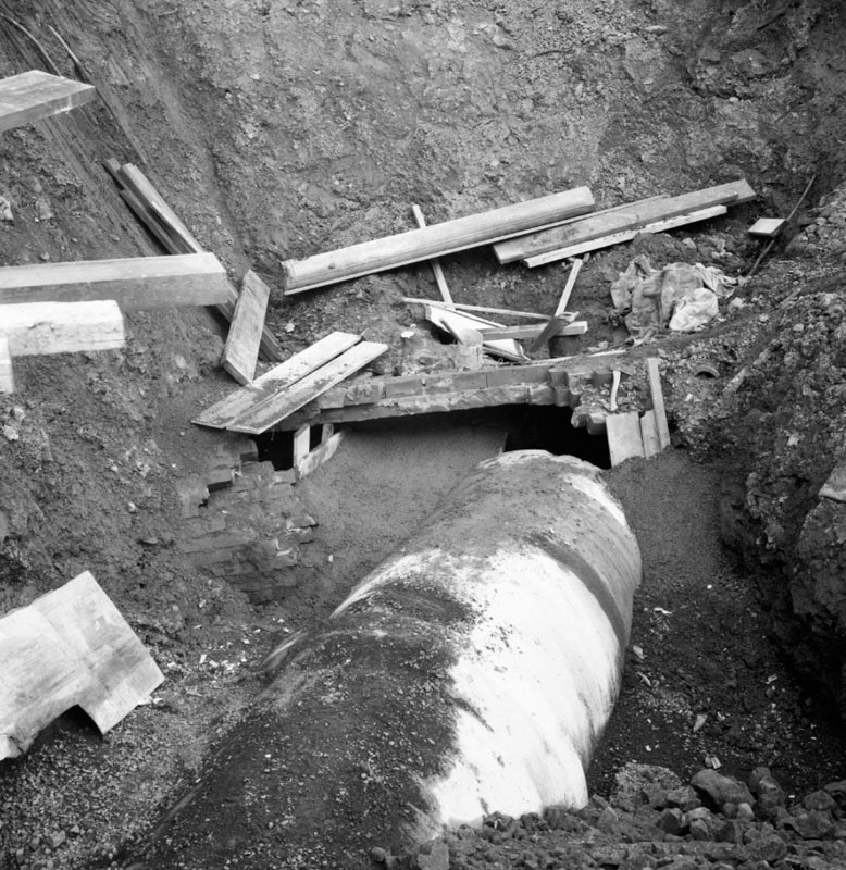 a. Pipitea Stream culvert, no 203 Tinakori Rd