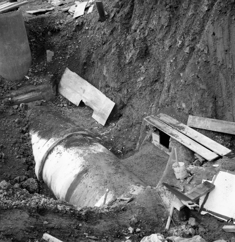 b. Pipitea Stream culvert, no 203 Tinakori Rd