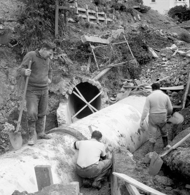 d. Pipitea Stream culvert, no 203 Tinakori Rd