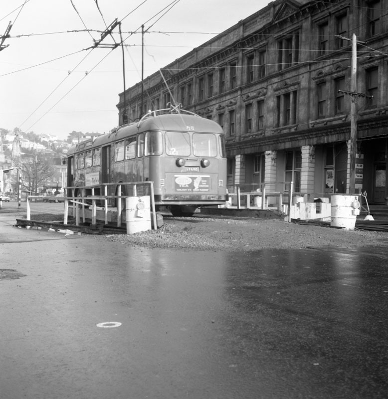 b. Pedestrian subway, Lambton Quay to Railway Station