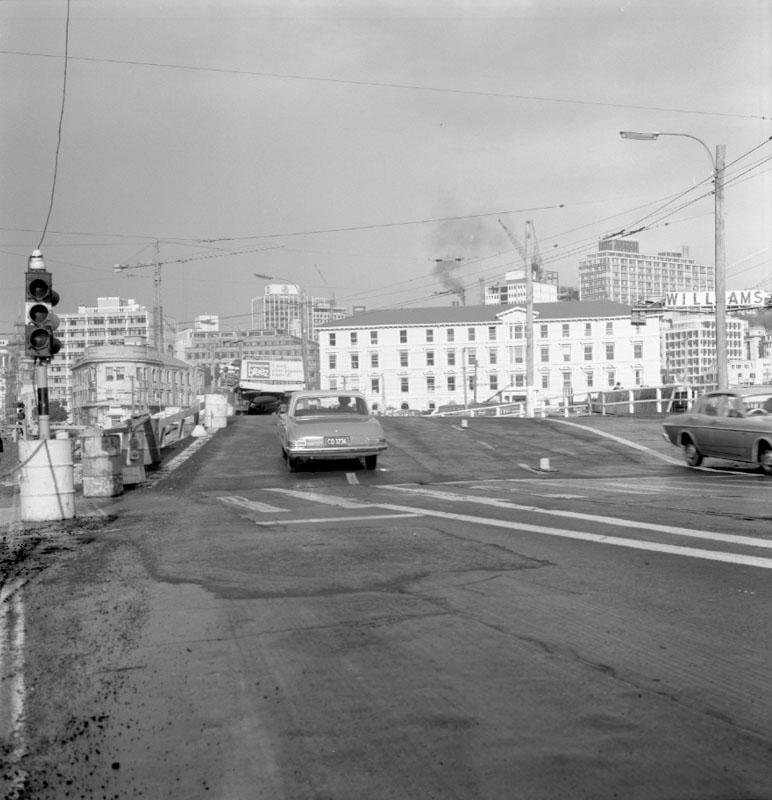 h. Pedestrian subway, Lambton Quay to Railway Station