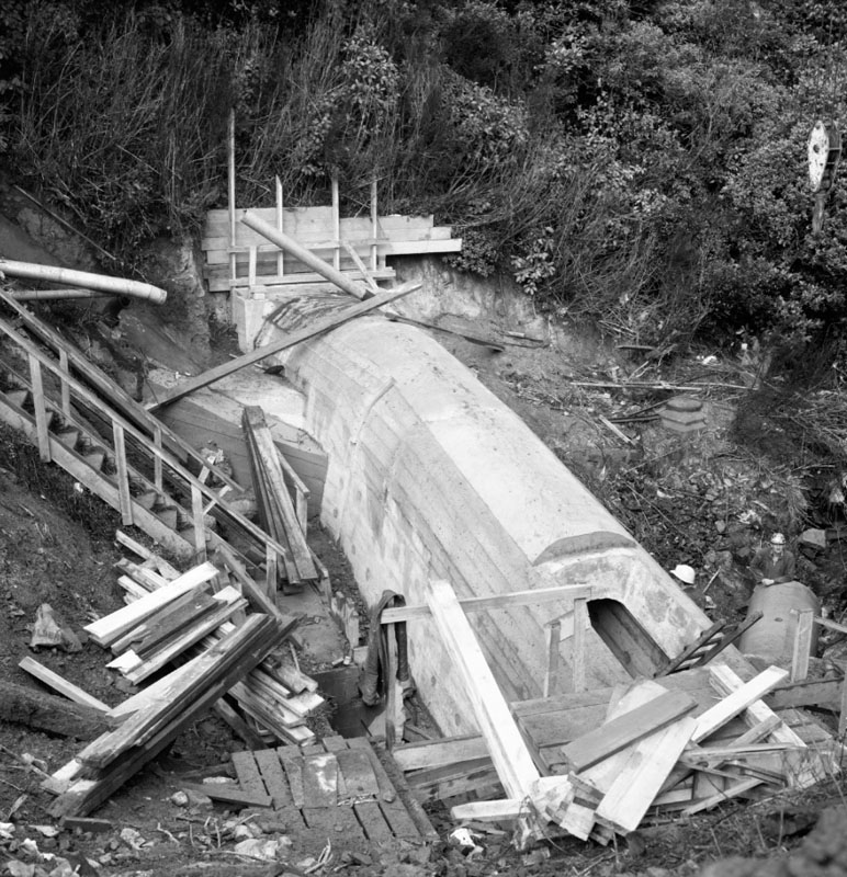 b. Curtis Street Tunnel, Crossover Structure