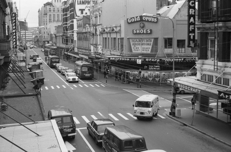 j. Views up and down Willis Street showing directional arrows
