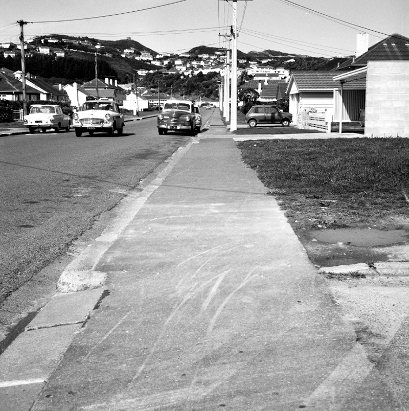 a. Old Pumping Station and footpath, Strathmore Avenue