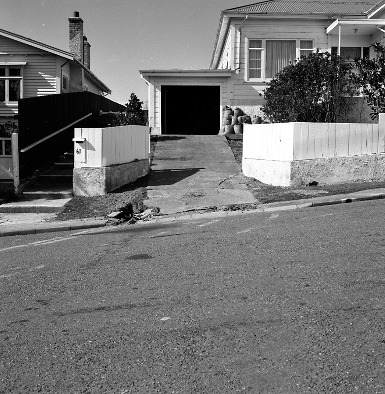 b. No 61 Donald St