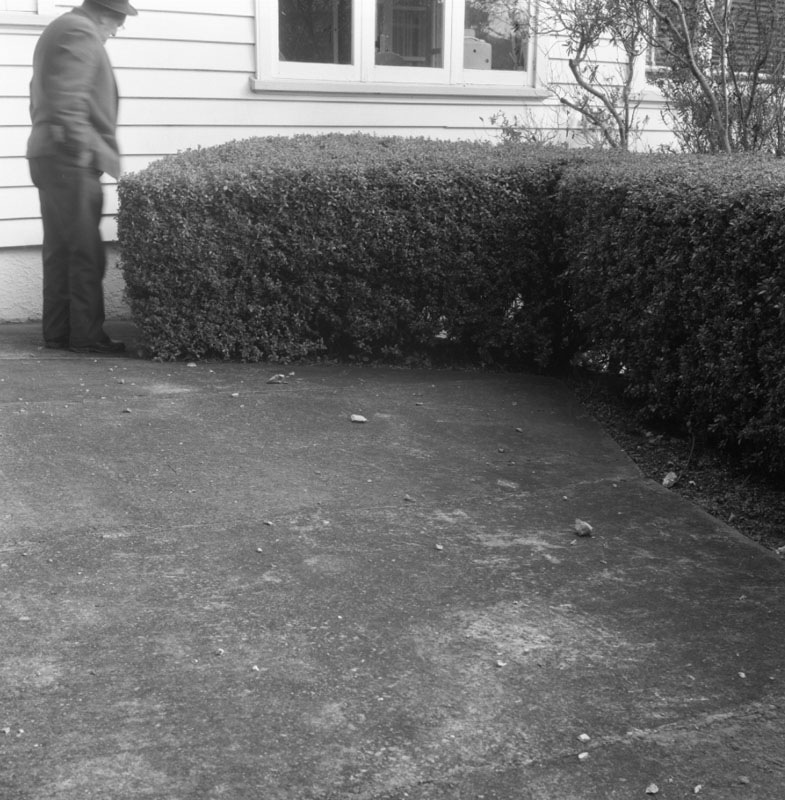 g. Nos 64-66 Curtis St, cracks in walls, foundations, paths
