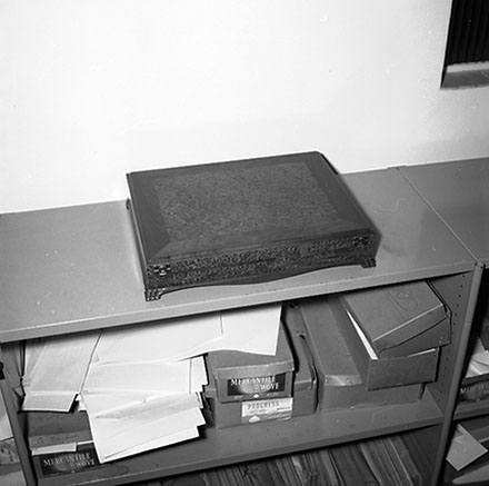 i. Book to be presented to Governor General Viscount Cobham, from Wellington City Council