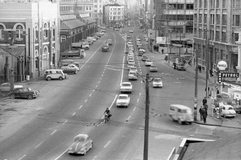 bb. Intersection, streetscape