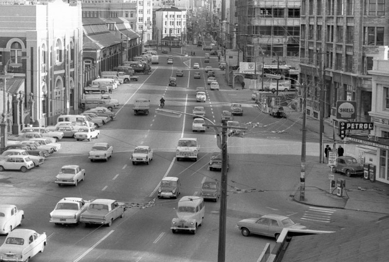 bj. Intersection, streetscape