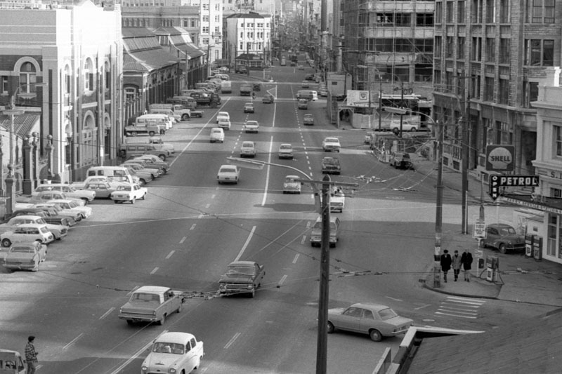 bk. Intersection, streetscape