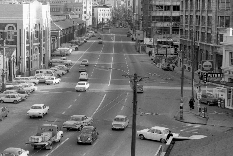 bm. Intersection, streetscape