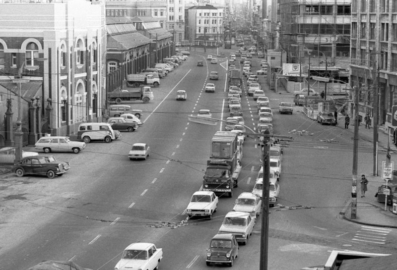 s. Intersection, streetscape
