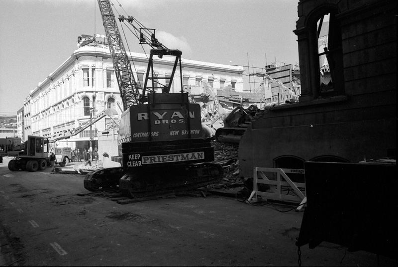 e. Demolition, Bing Harris building, Victoria-Willeston Streets