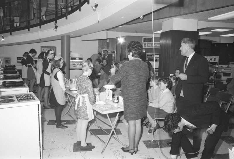 o. Cooking contest in MED showrooms