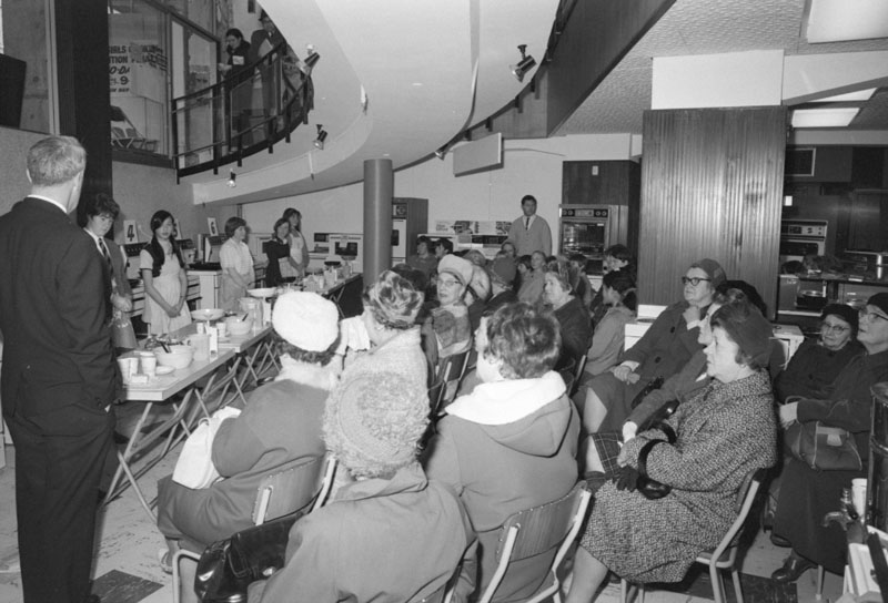 s. Cooking contest in MED showrooms