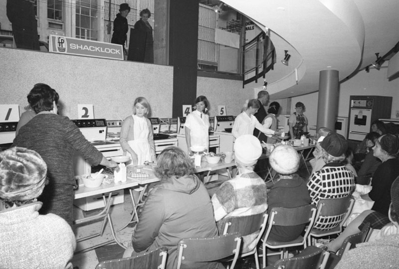 t. Cooking contest in MED showrooms