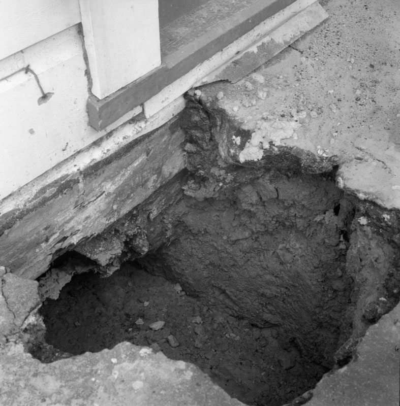 h. 25 Hawker St - excavations prior to repair of shop foundations and basement