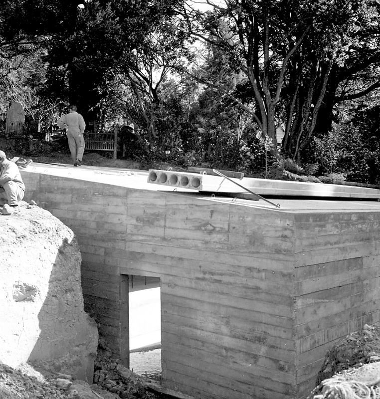 e. Memorial Grave, Bolton Street Cemetery