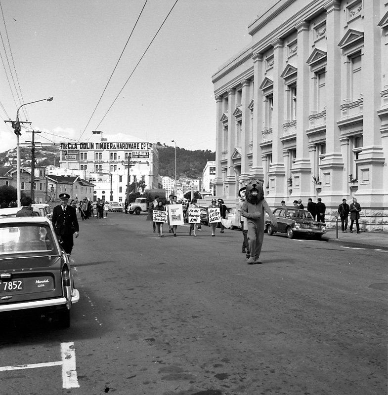 i. Anti-litter parade