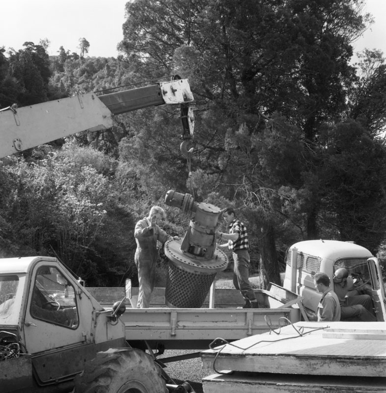 e. 24 inch Wainui Main